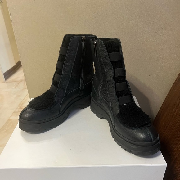 Aquatalia Boots with teddy inserts size 9 1/2 real lambs wool - Picture 1 of 5